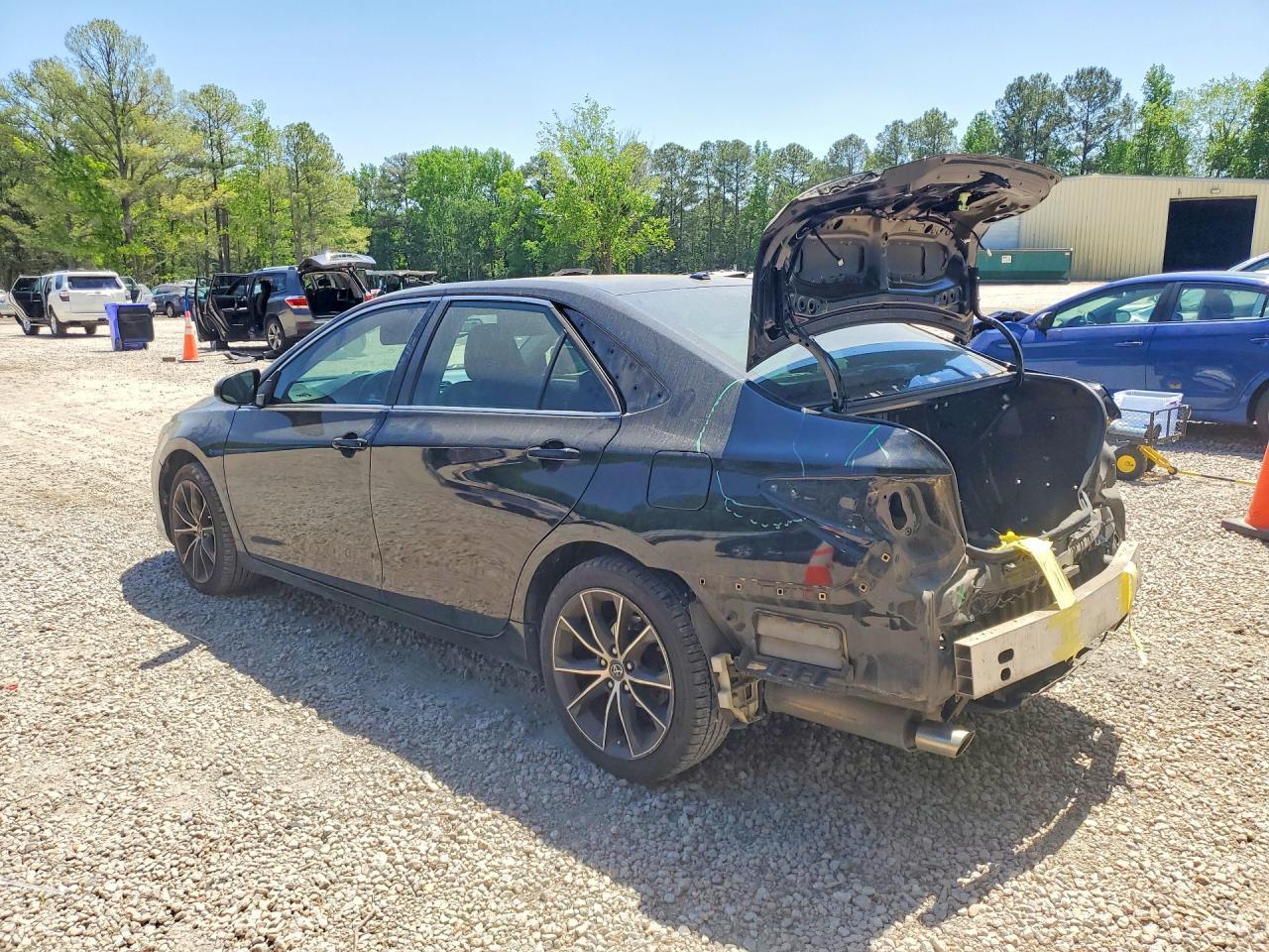 2017 Toyota Camry Xse V6 - Image 2