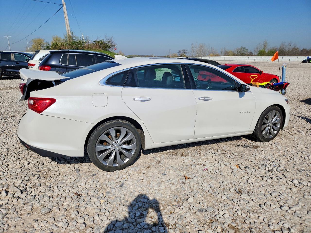 2017 Chevrolet Malibu Premier - Фото 3