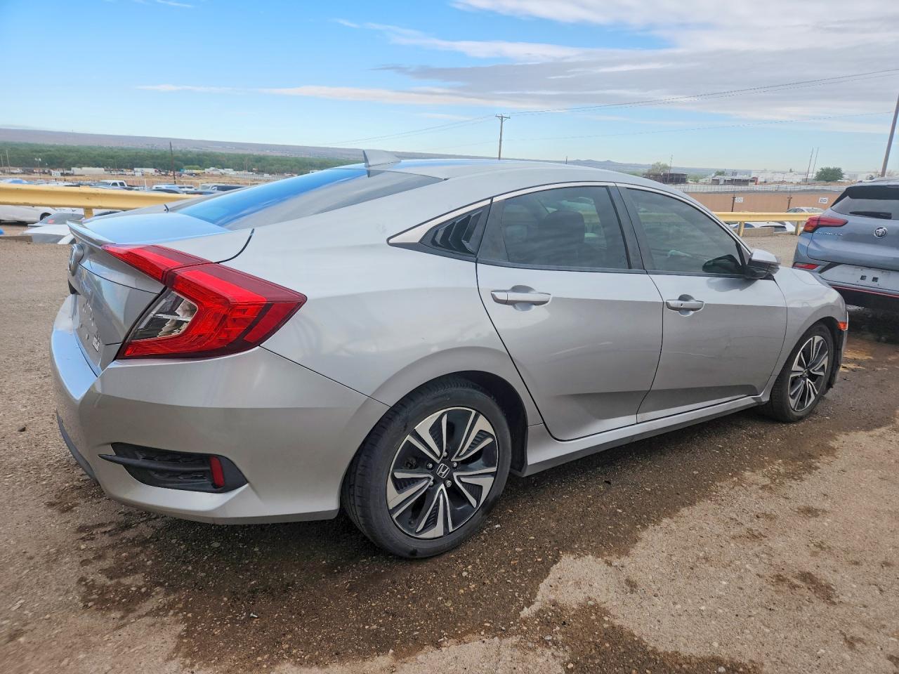 2018 Honda Civic Ex - Image 3