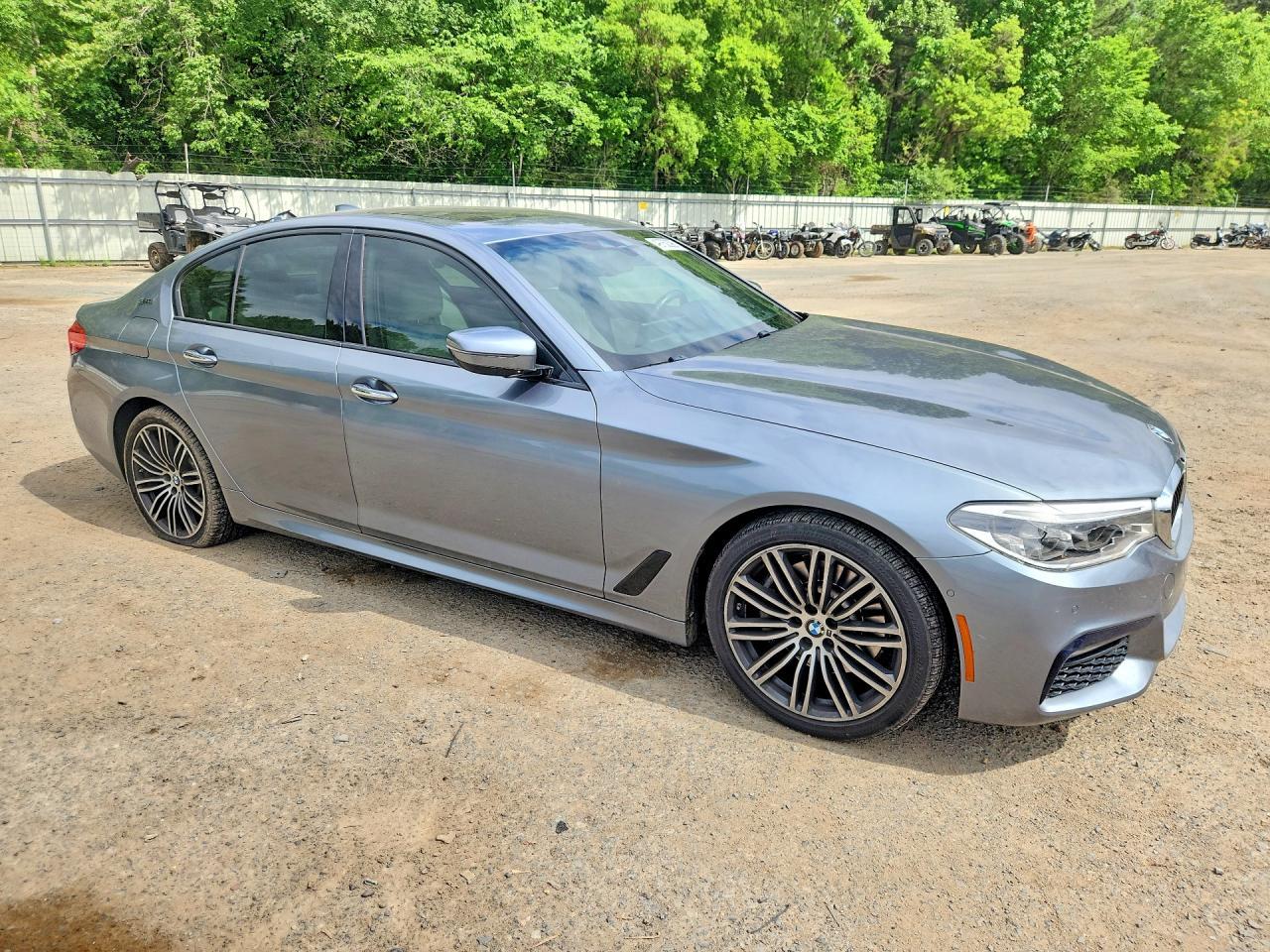 2018 BMW 530E - Image 4
