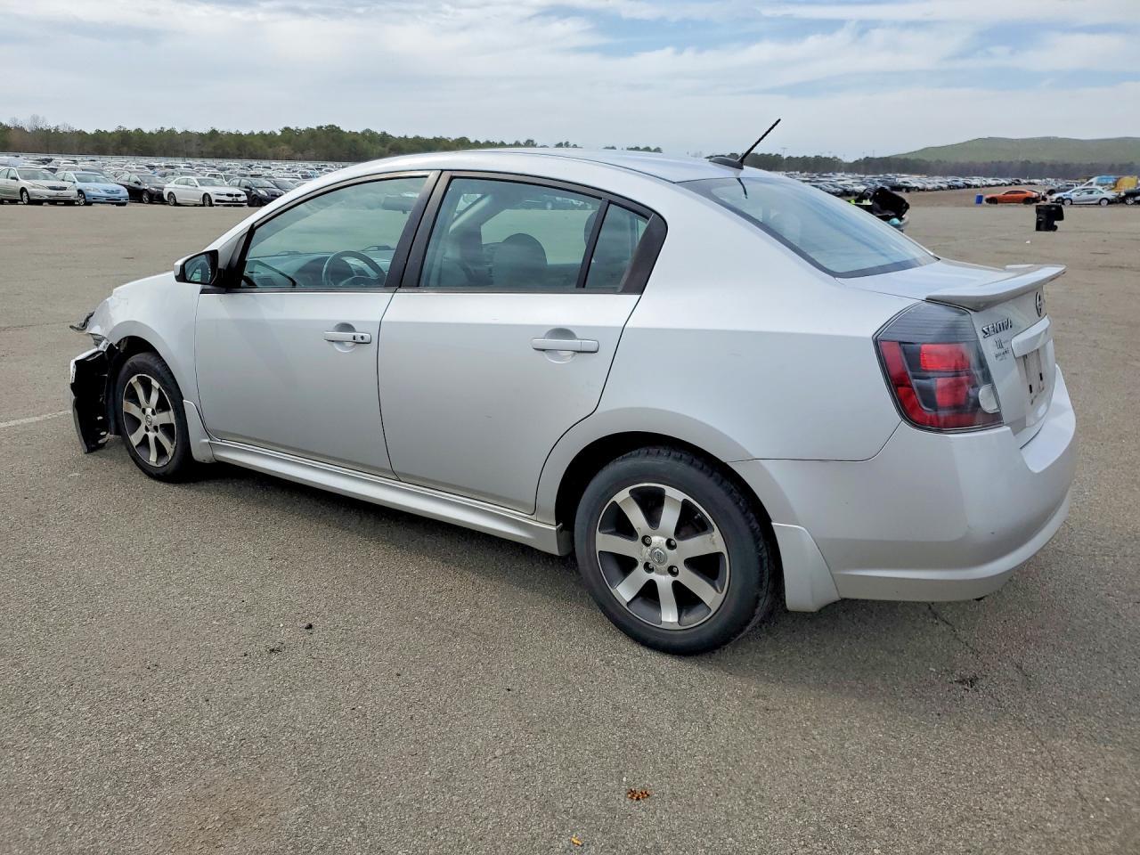 2012 Nissan Sentra 2.0 - Фото 2