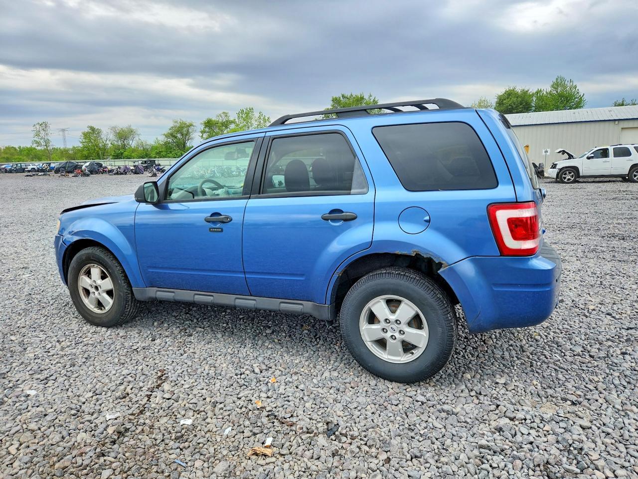 2009 Ford Escape Xlt - Image 2