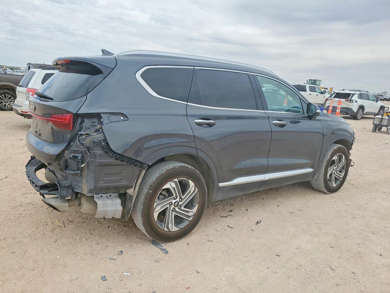 2023 Hyundai Santa Fe - Image 3