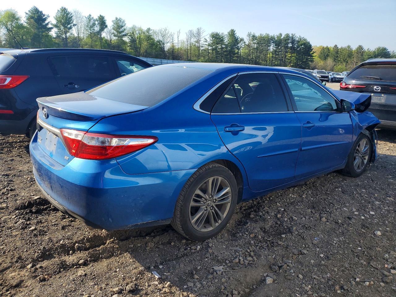 2017 Toyota Camry Se - Фото 3