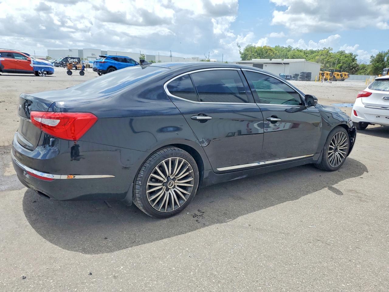2015 Kia Cadenza Premium - Image 3