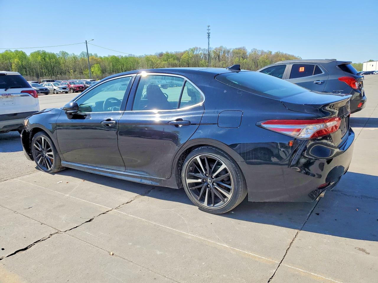2019 Toyota Camry Xse - Image 2
