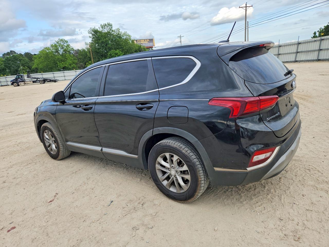 2019 Hyundai Santa Fe Se - Фото 2