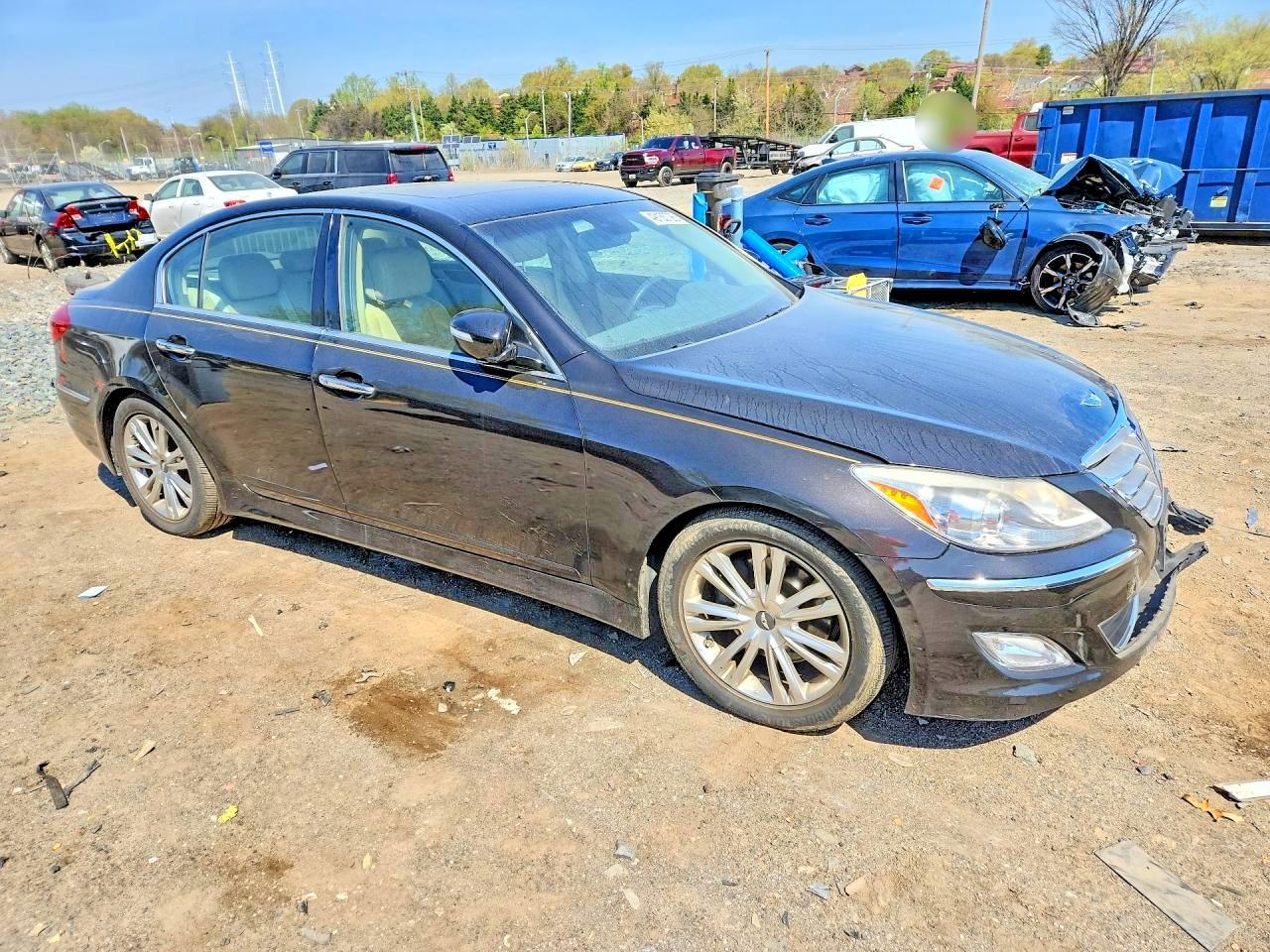 2014 Hyundai Genesis 3.8L - Фото 4