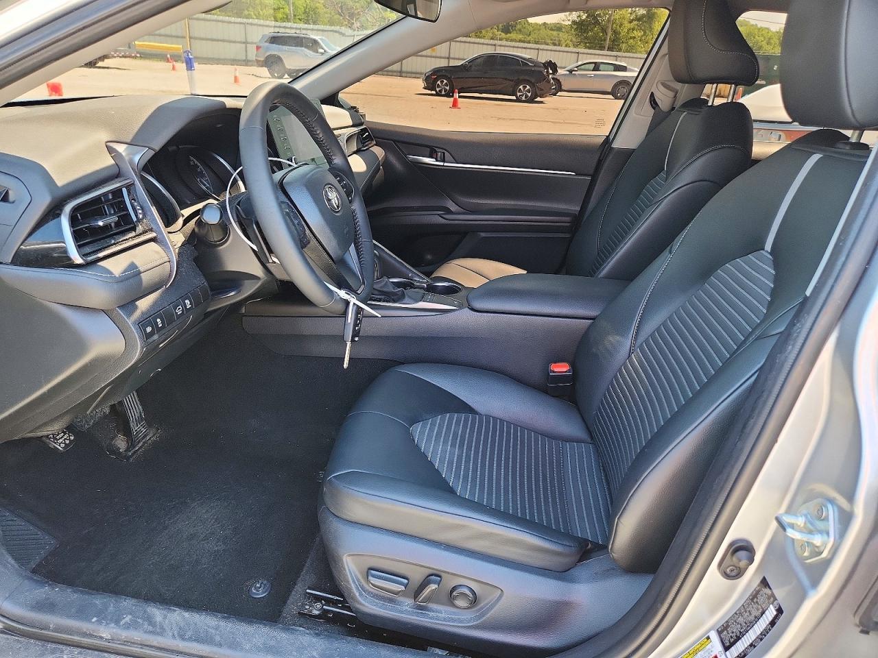 2023 Toyota Camry Se - Image 7