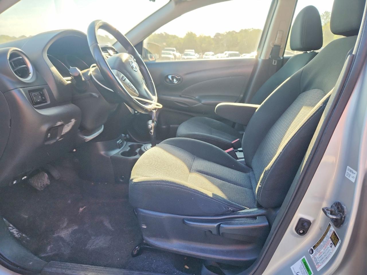 2017 Nissan Versa 1.6 S - Фото 7