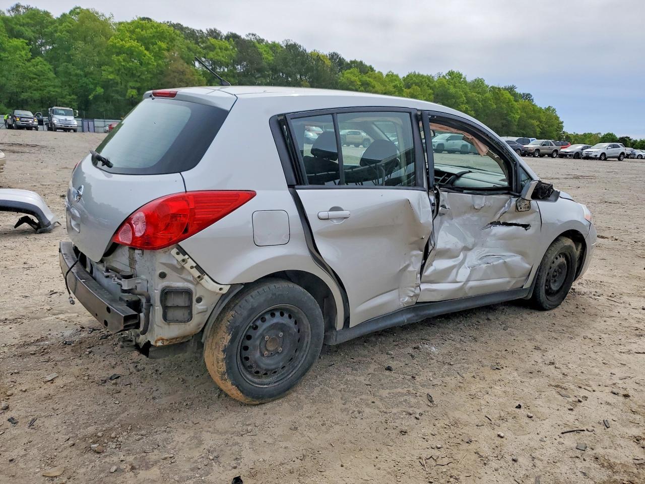2012 Nissan Versa 1.8 S - Фото 3