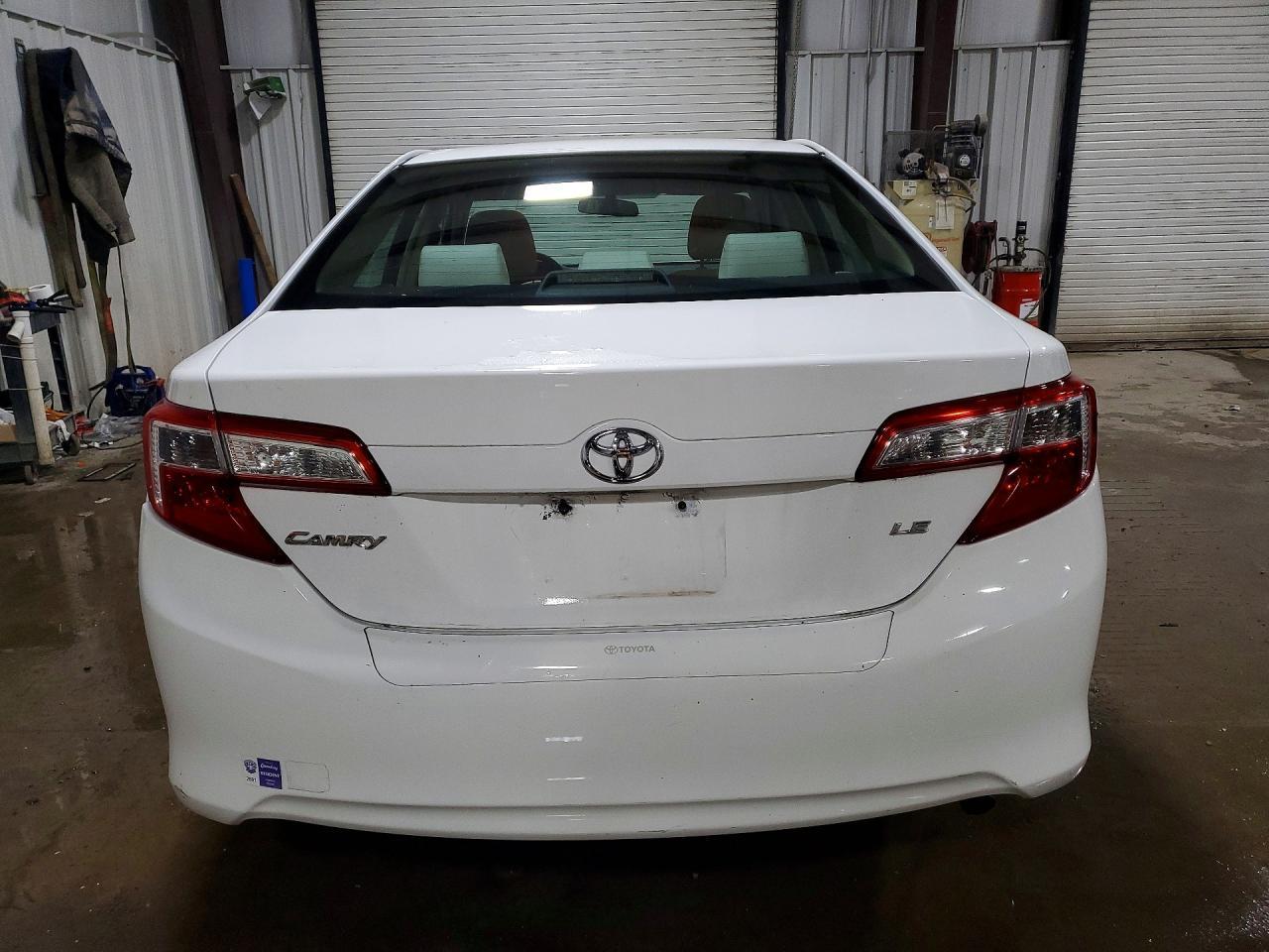 2012 Toyota Camry Le - Фото 6