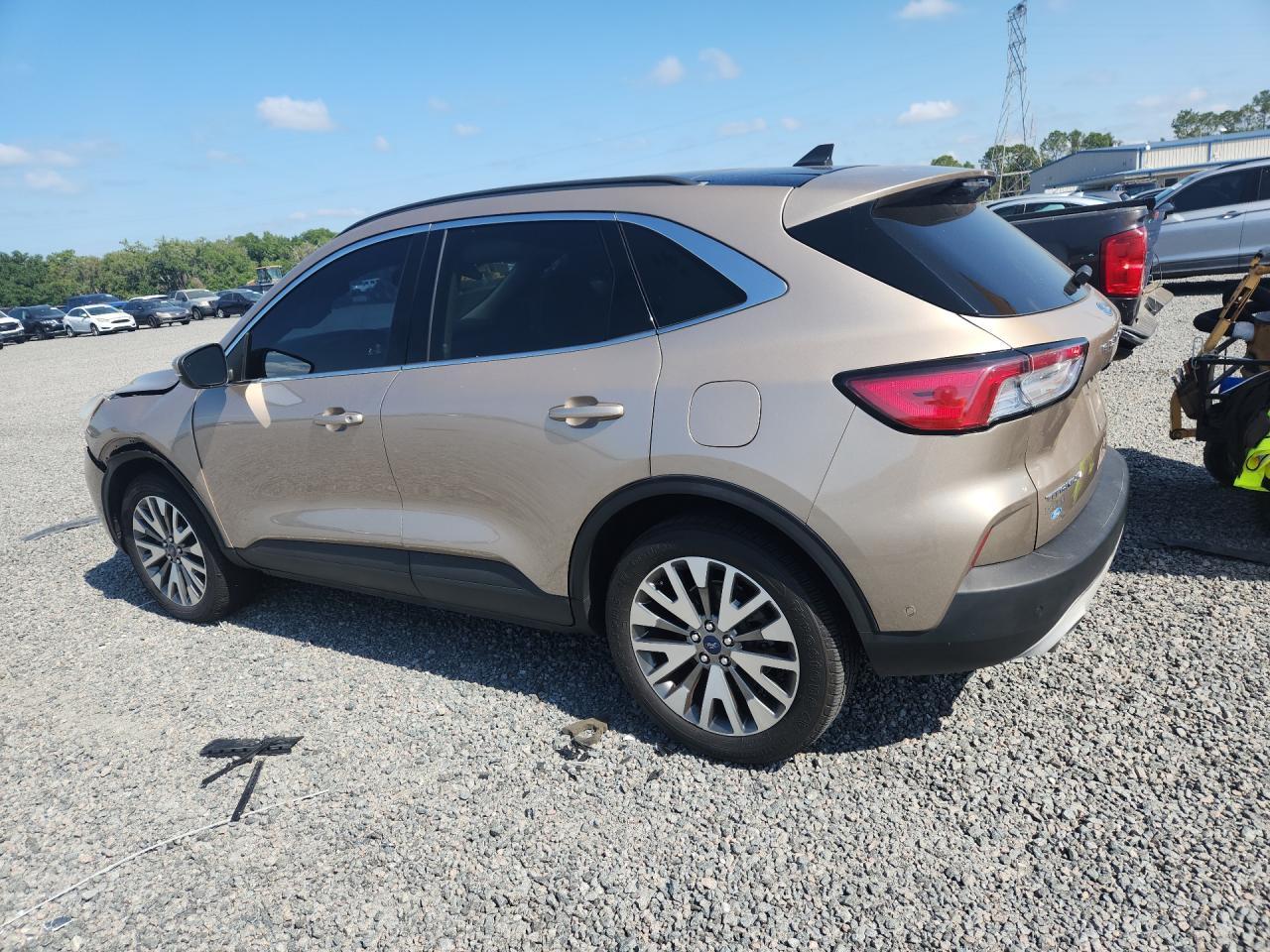 2020 Ford Escape Titanium - Фото 2