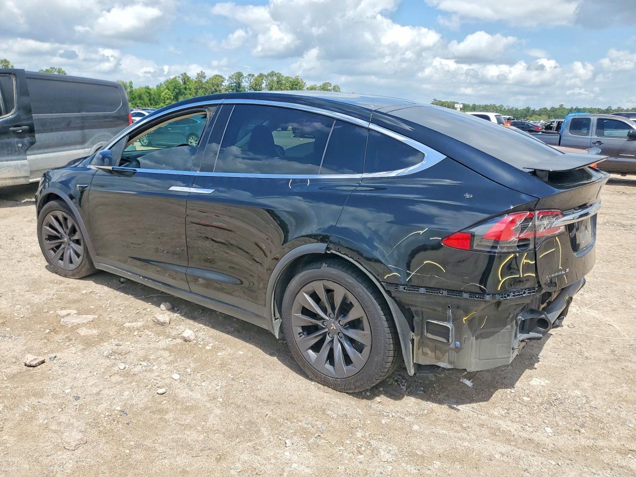 2018 Tesla Model X - Фото 2