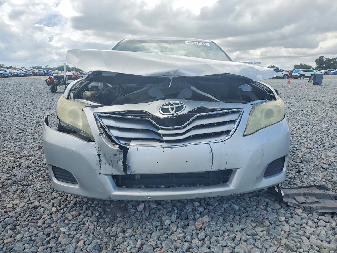2011 Toyota Camry Le - Image 5
