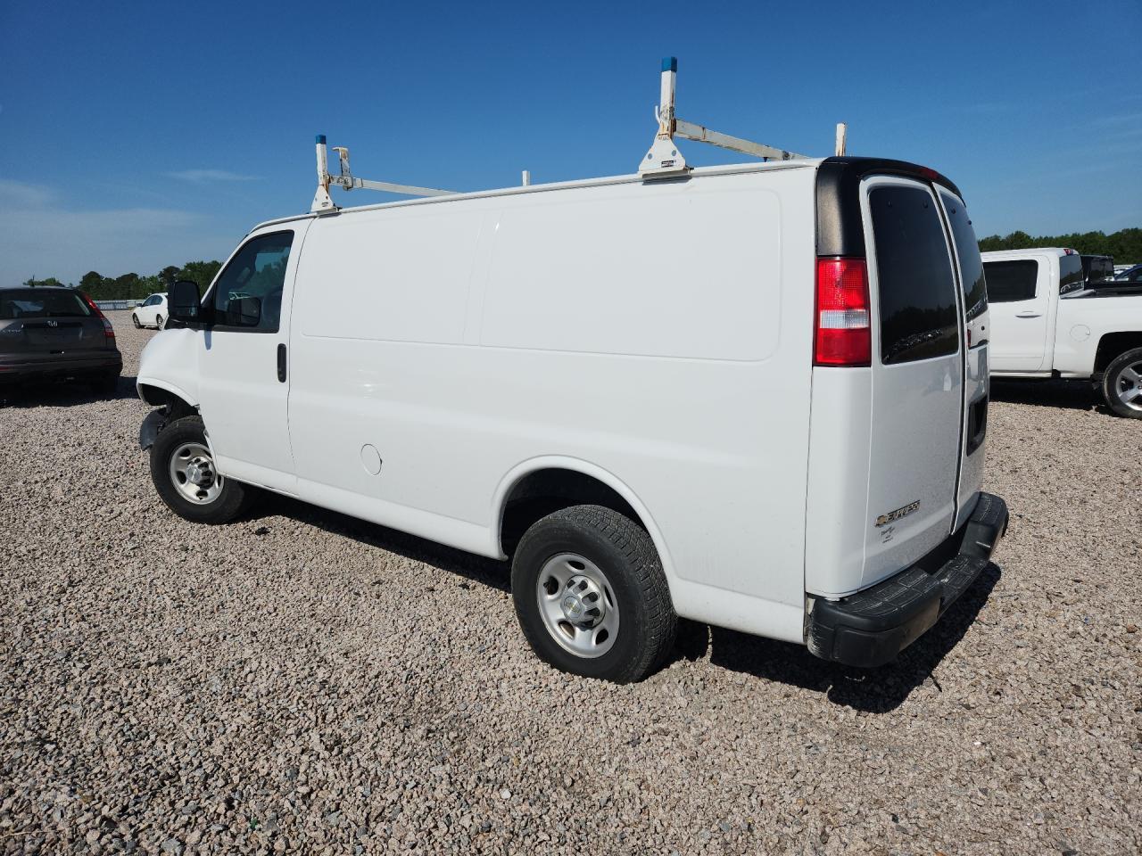 2020 Chevrolet Express G2500 - Фото 2