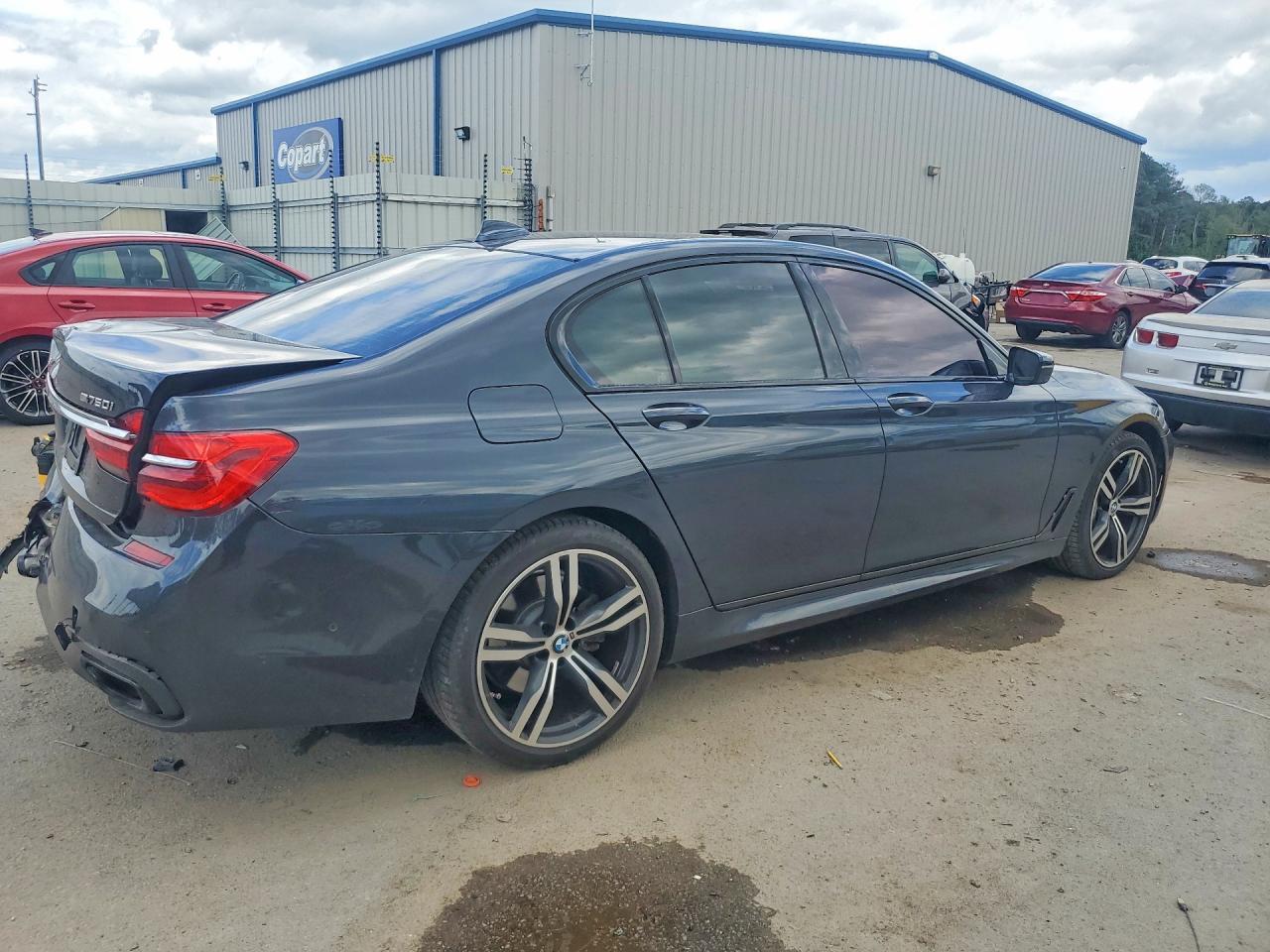 2018 BMW 750 Xi - Фото 3