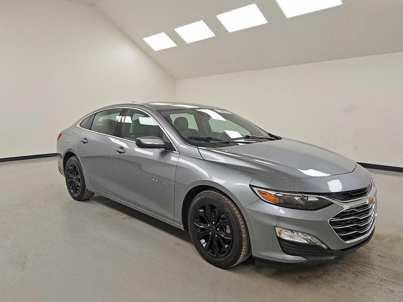 2025 Chevrolet Malibu Lt - Image 4