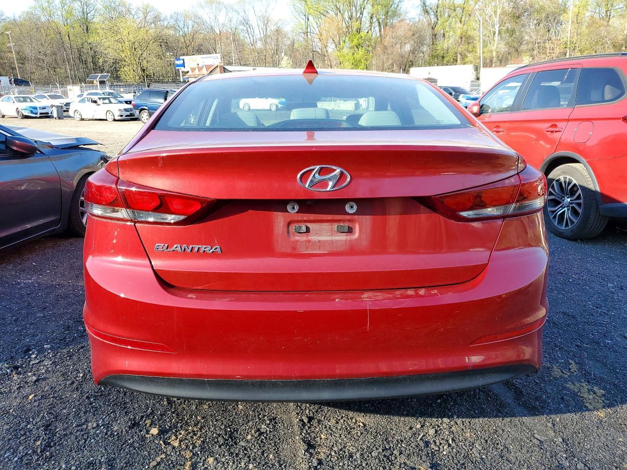2017 Hyundai Elantra - Фото 6