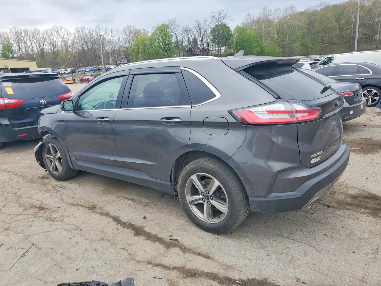 2019 Ford Edge Sel - Image 2