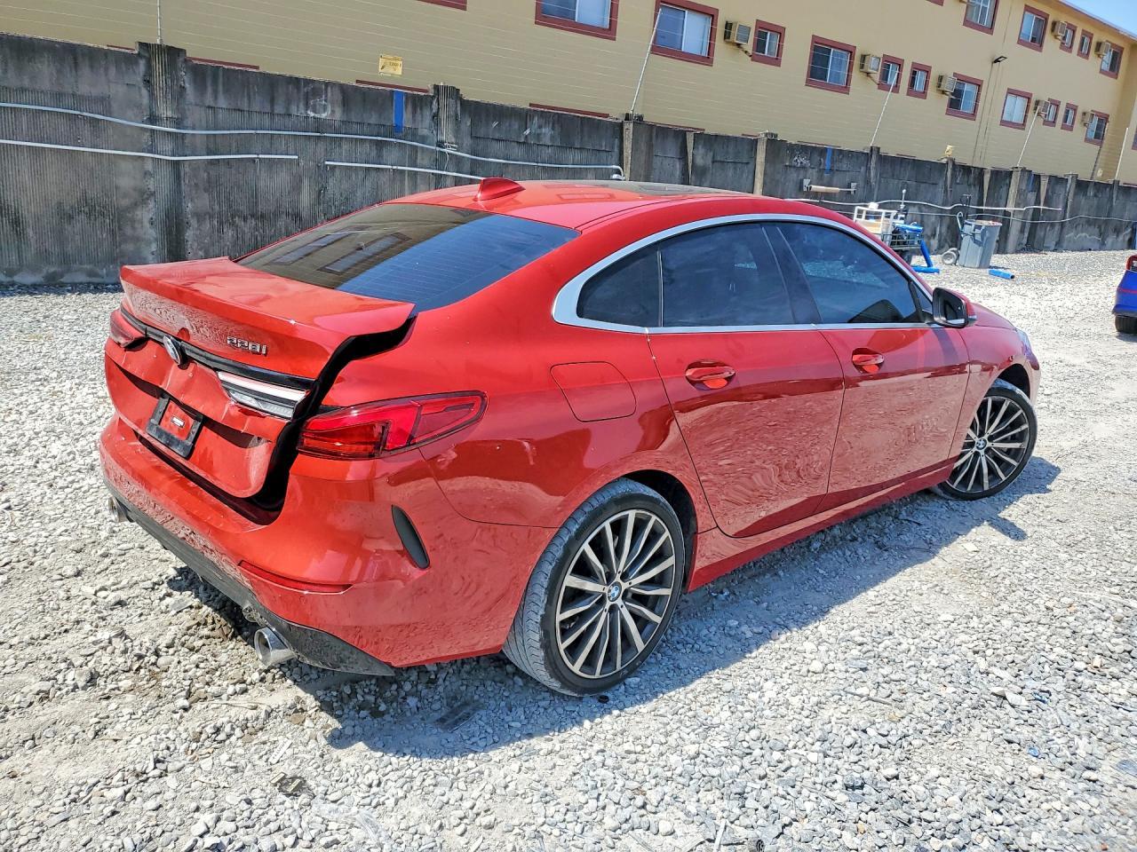 2022 BMW 228I - Фото 3