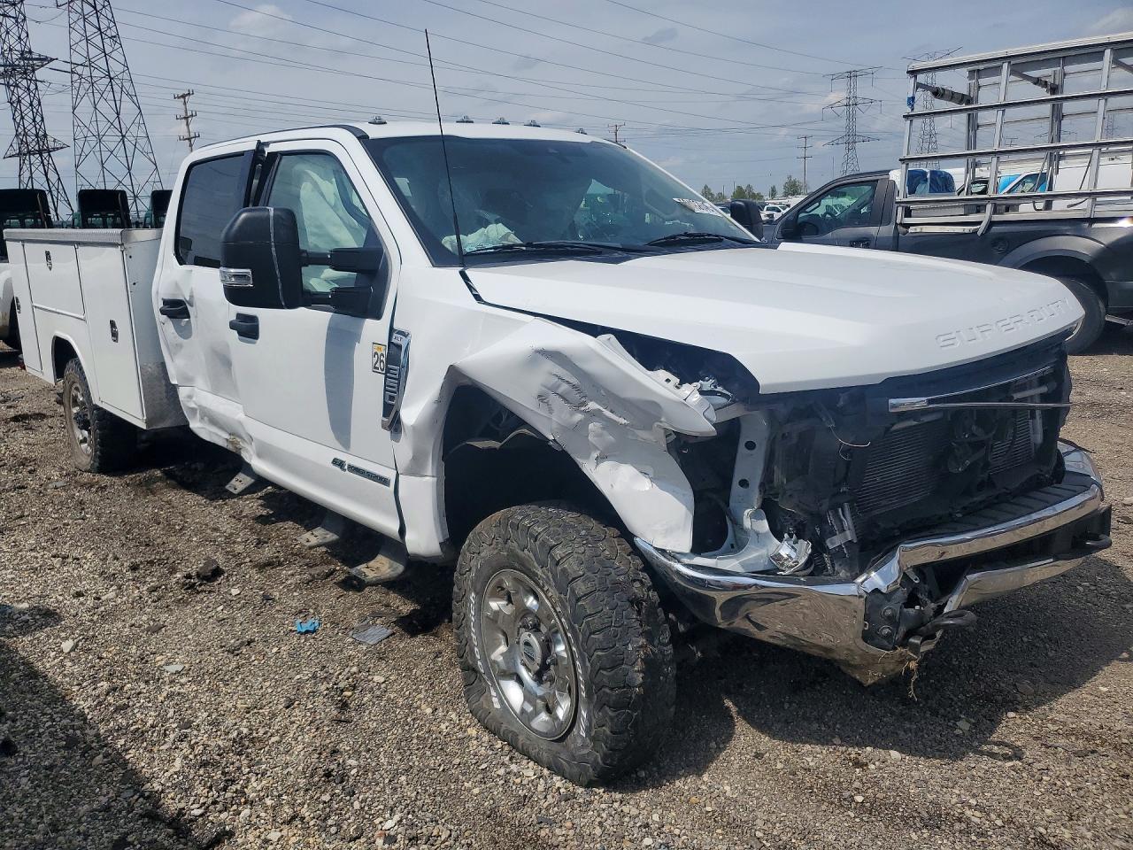 2022 Ford F350 Super Duty - Image 4