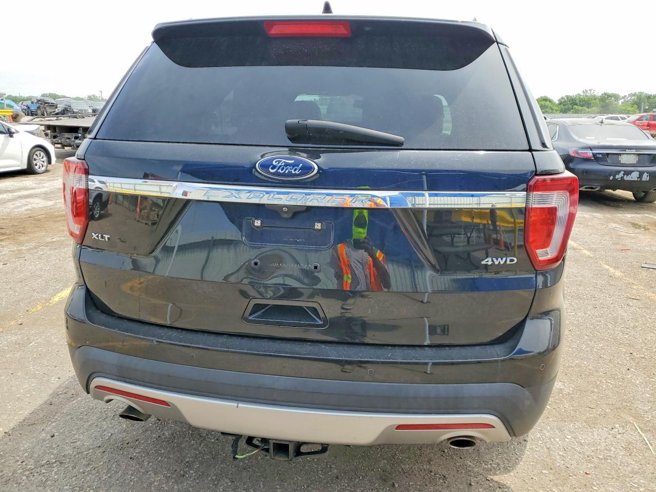 2017 Ford Explorer Xlt - Image 6