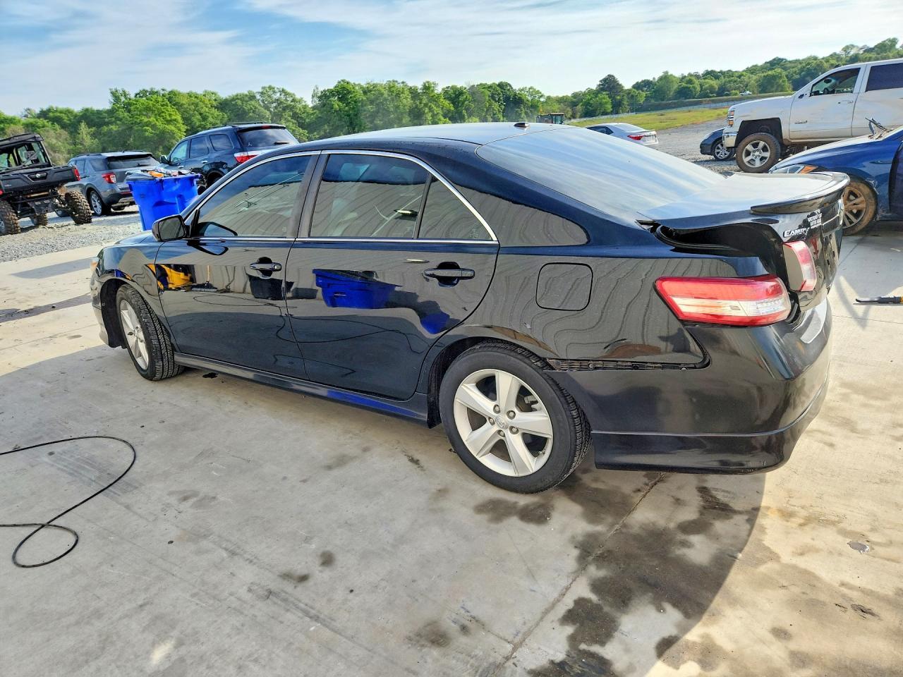 2011 Toyota Camry Se - Фото 2
