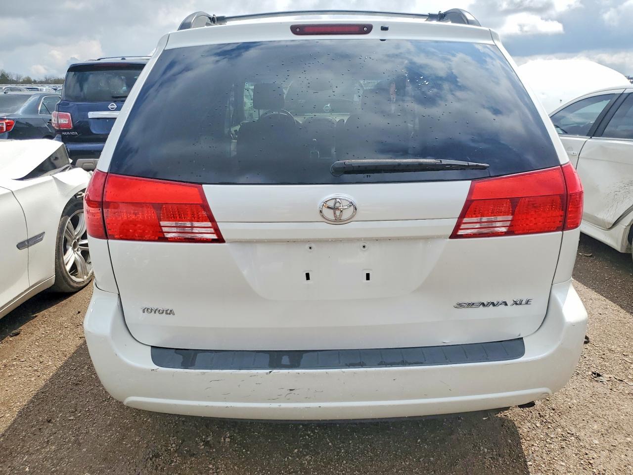 2004 Toyota Sienna Xle 7 Passenger - Image 6