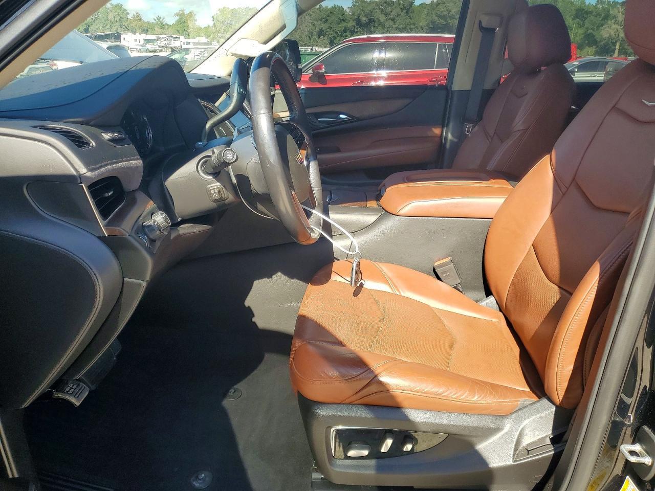 2019 Cadillac Escalade Luxury - Image 7