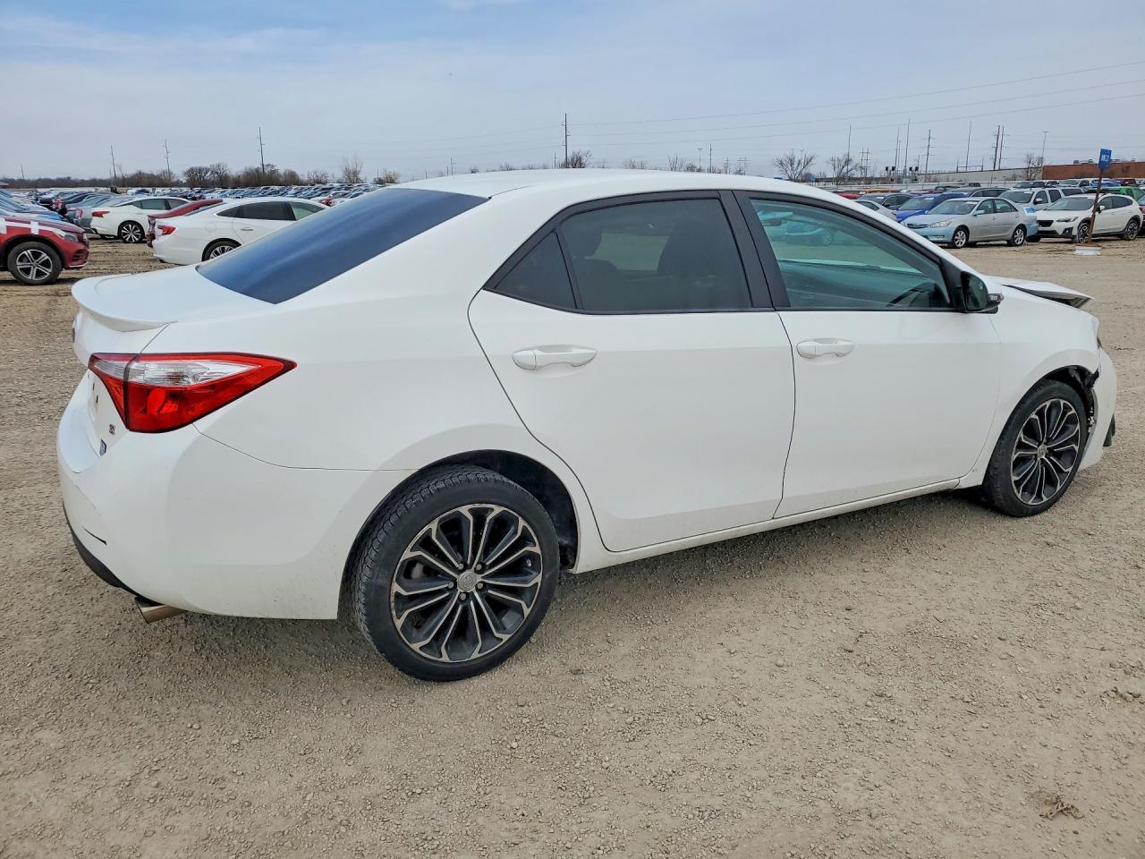 2014 Toyota Corolla S Plus - Фото 3