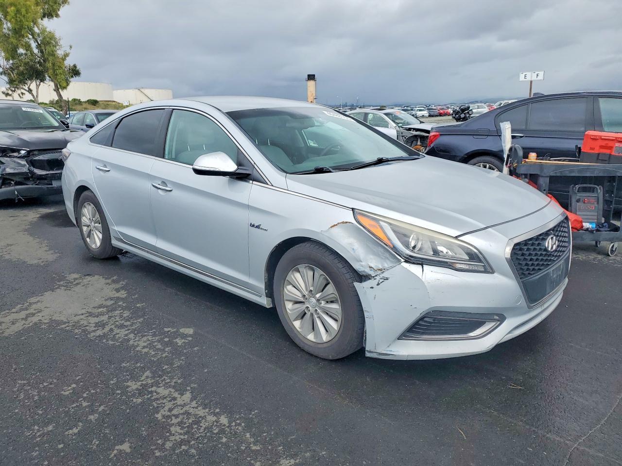 2017 Hyundai Sonata Hybrid Se - Image 4