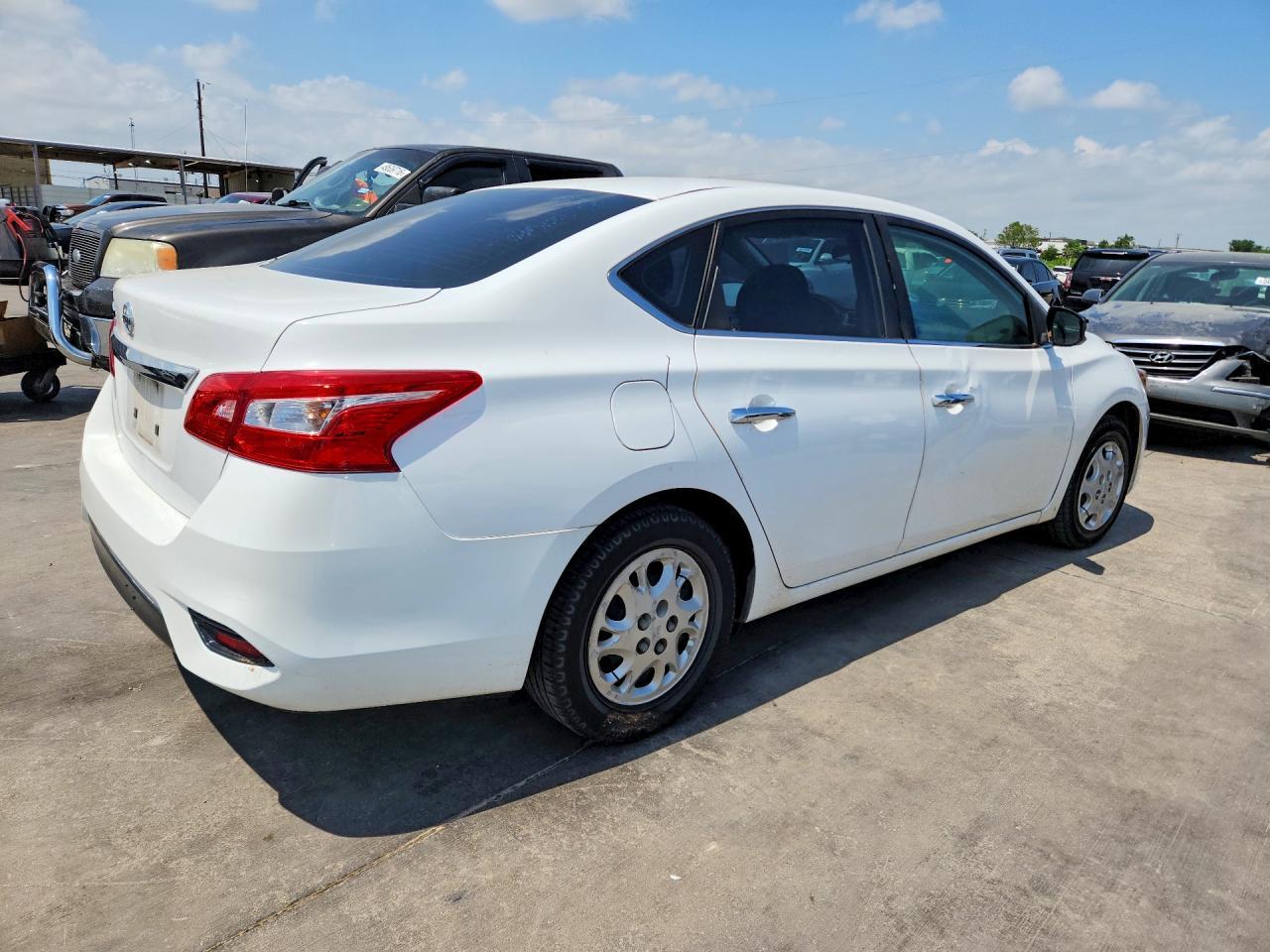 2017 Nissan Sentra S - Фото 3