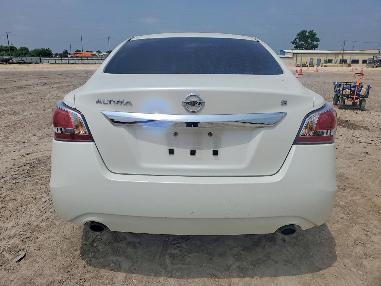 2015 Nissan Altima 2.5 S - Image 6