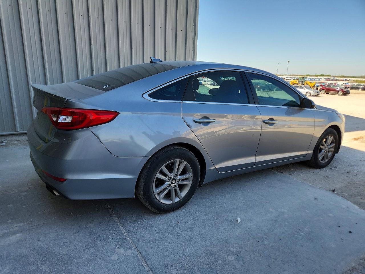 2017 Hyundai Sonata Se - Image 3