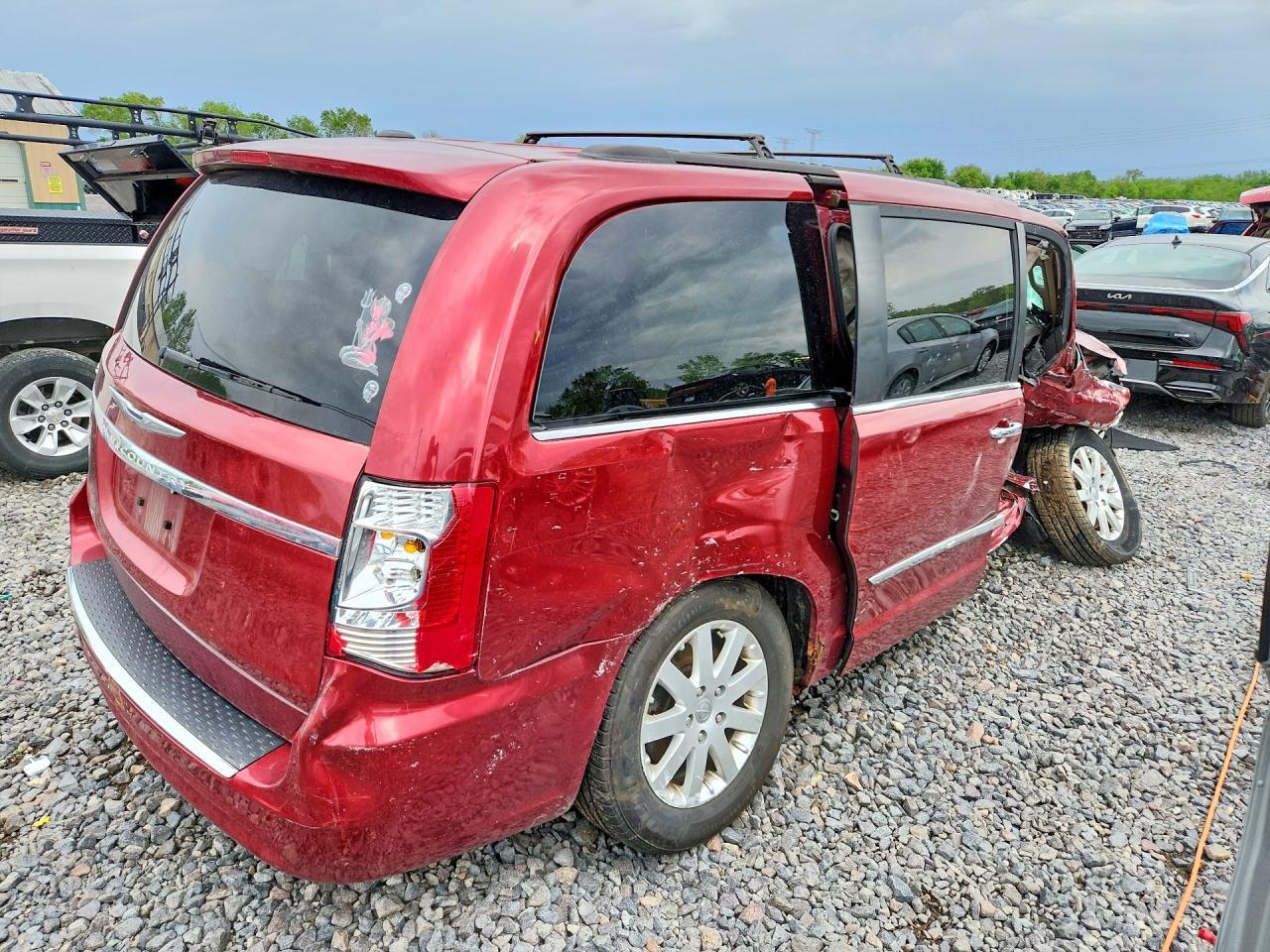 2014 Chrysler Town & Country Touring - Image 3