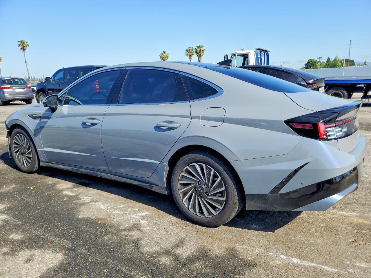 2025 Hyundai Sonata Hybrid Limited - Фото 2