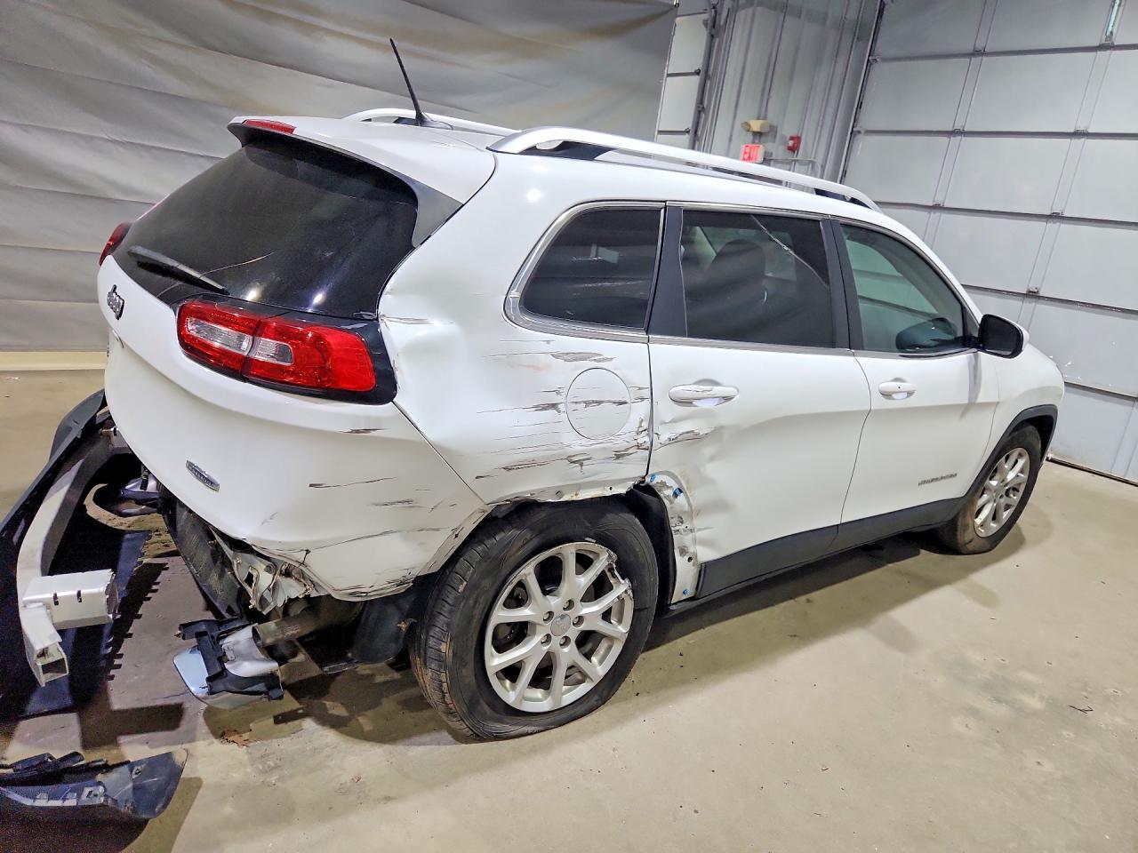 2015 Jeep Cherokee Latitude - Фото 3