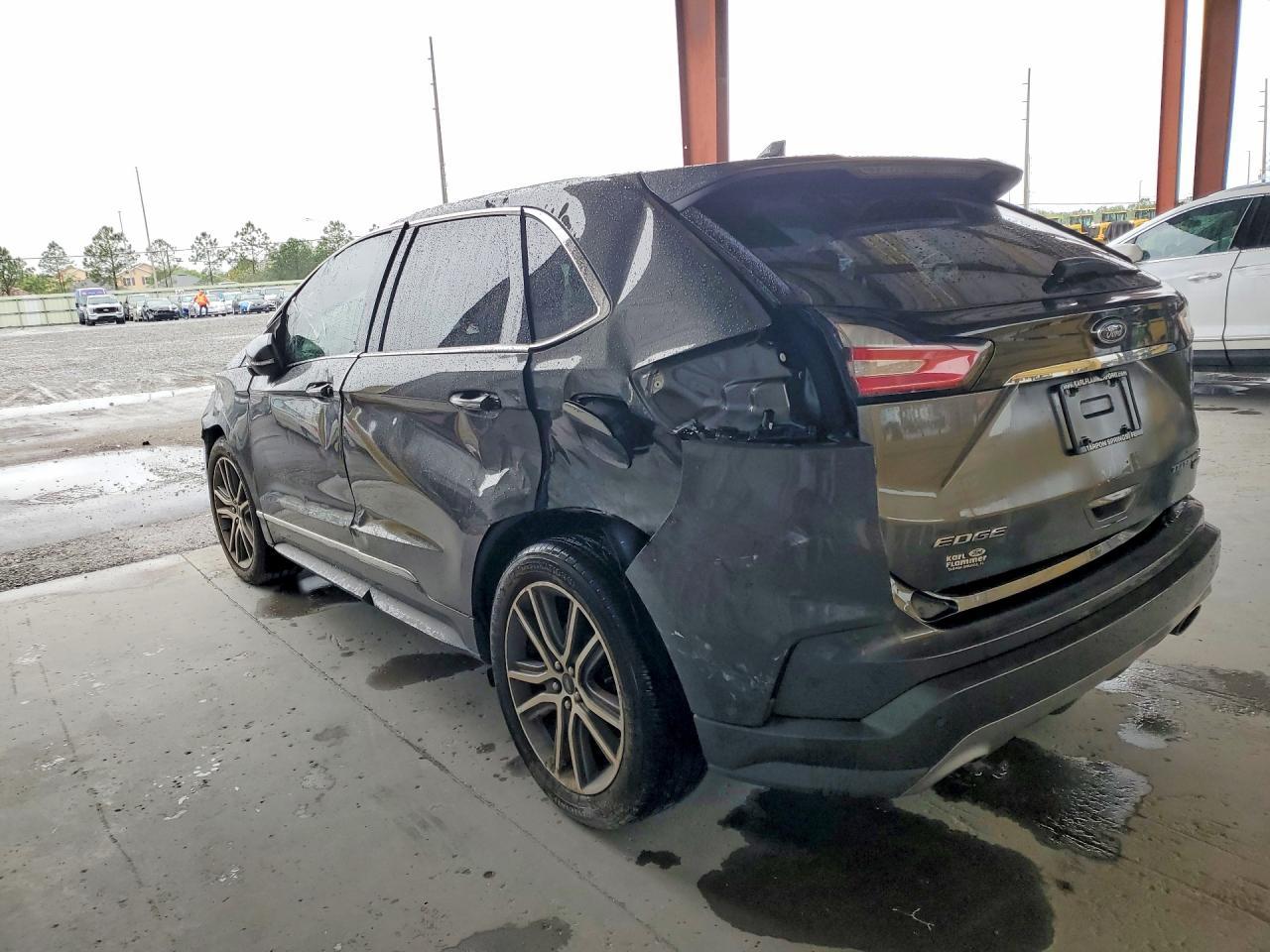 2019 Ford Edge Titanium - Фото 2