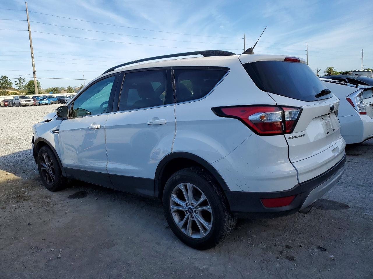 2018 Ford Escape Se - Фото 2