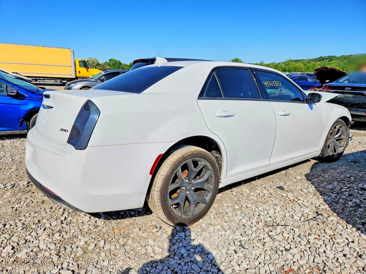 2021 Chrysler 300 Touring - Image 3