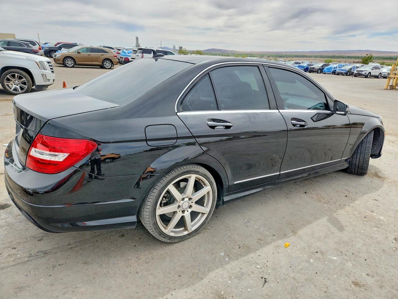 2014 Mercedes-Benz C 250 - Image 3