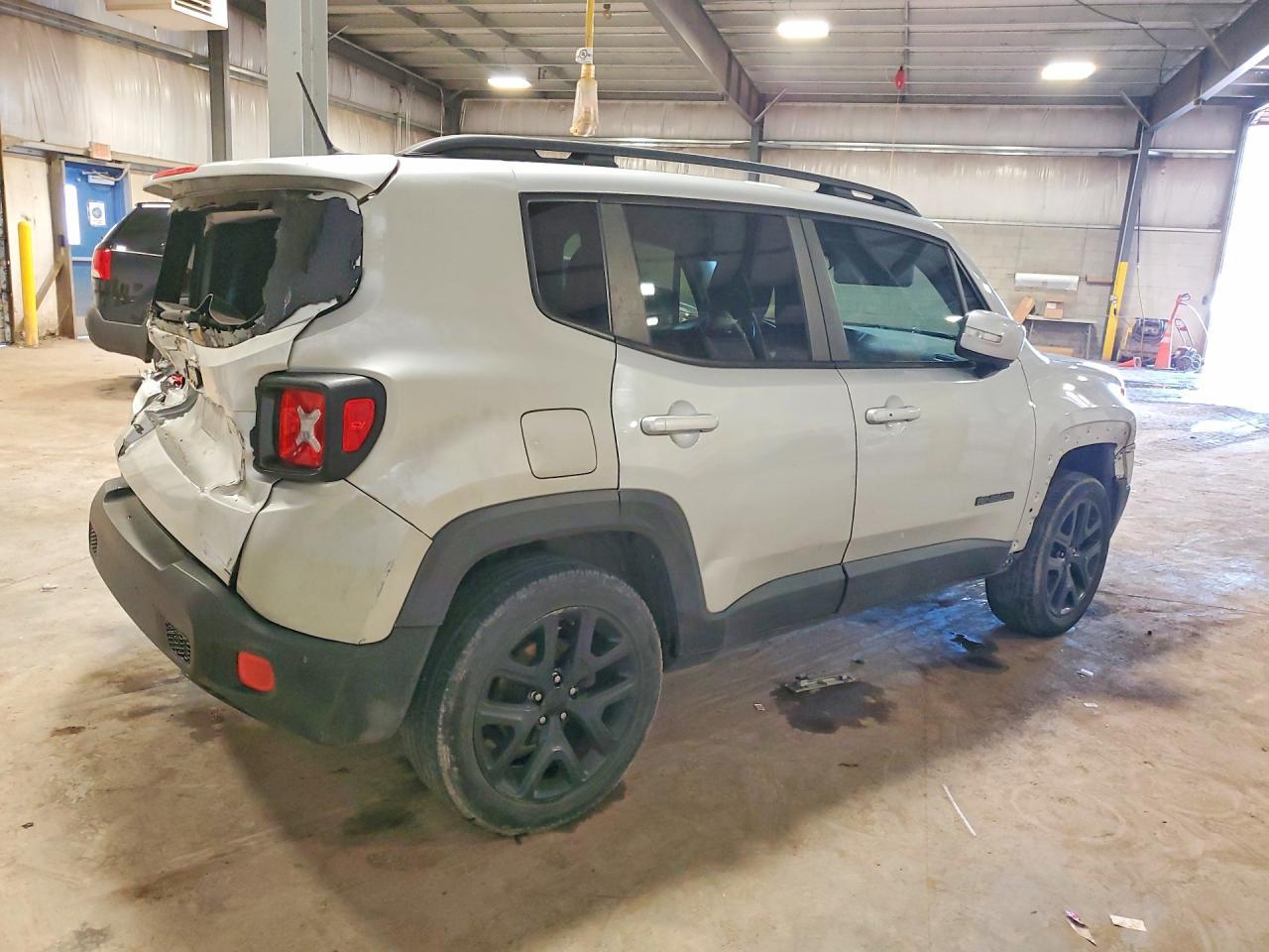 2017 Jeep Renegade Latitude - Фото 3