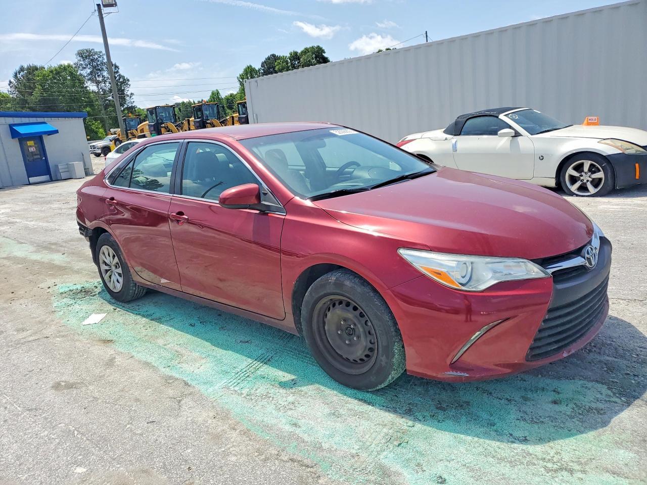 2016 Toyota Camry Le - Фото 4