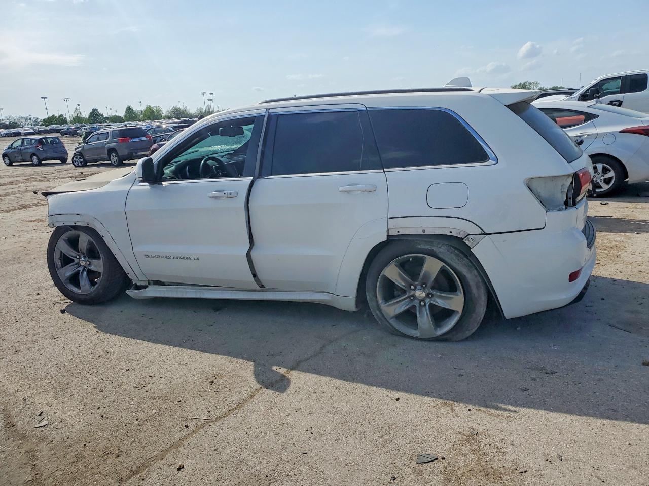 2015 Jeep Grand Cherokee Srt-8 - Image 2