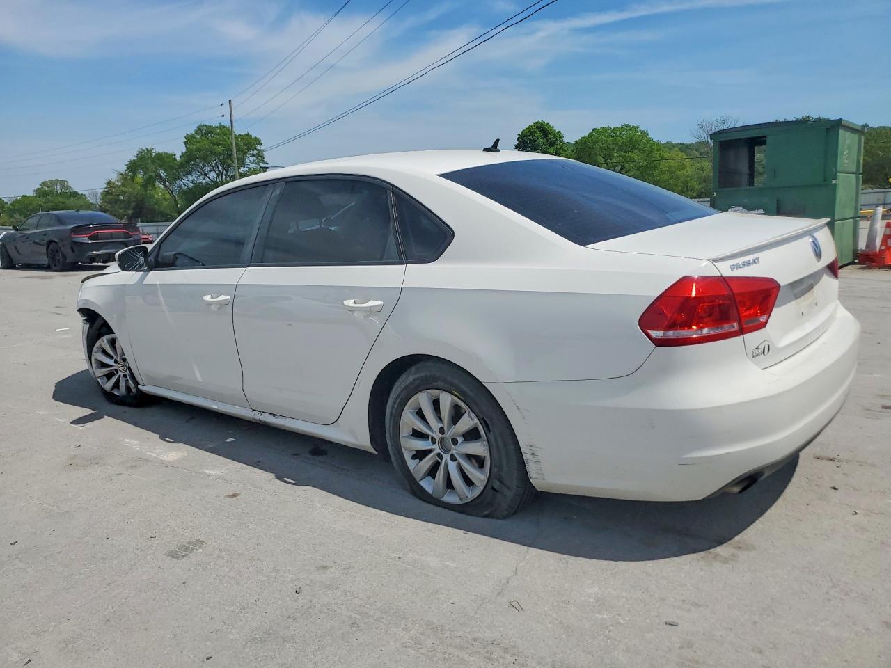 2013 Volkswagen Passat S - Фото 2