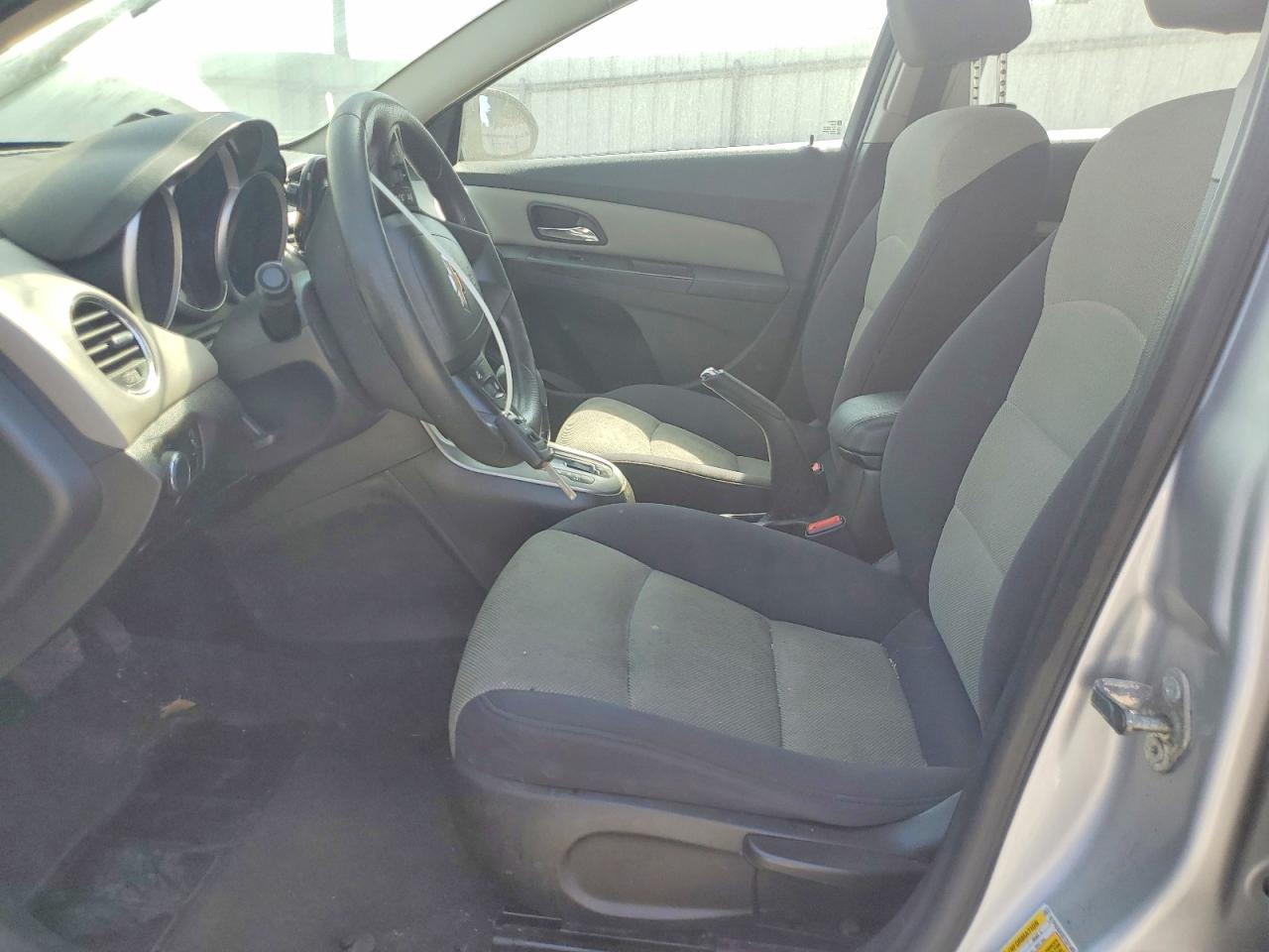 2013 Chevrolet Cruze Ls - Image 7