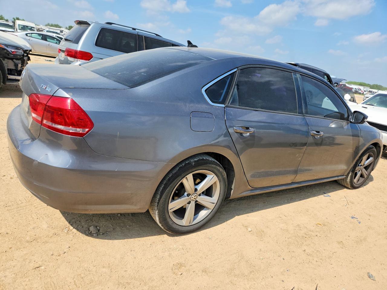 2014 Volkswagen Passat Se - Image 3