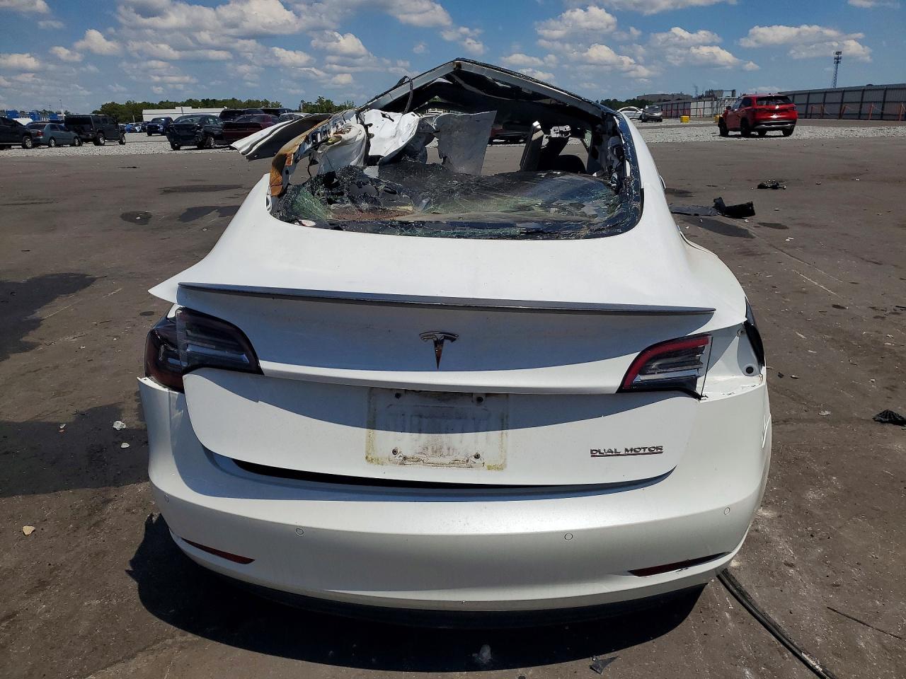 2018 Tesla Model 3 - Фото 6