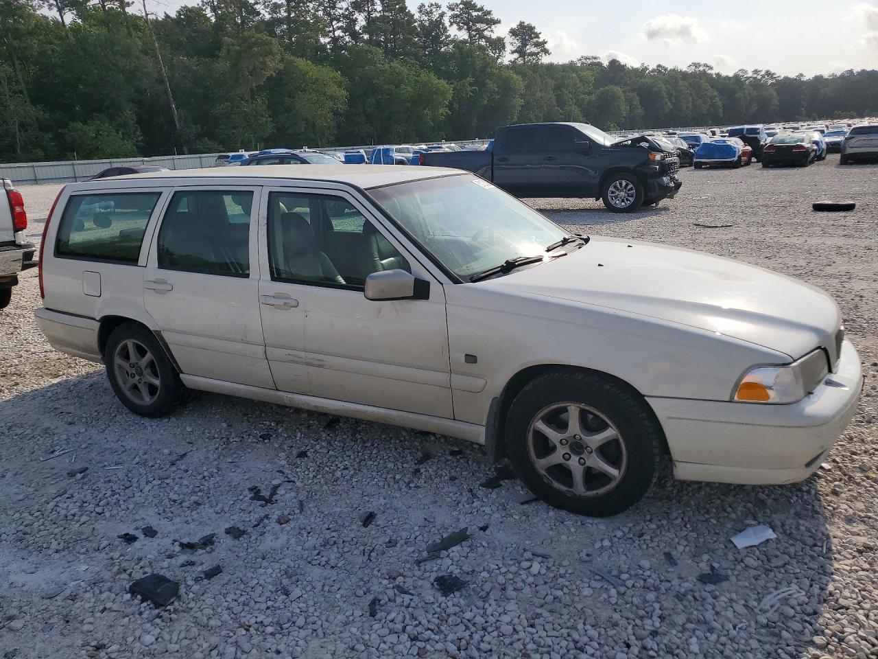1999 Volvo V70 - Image 4
